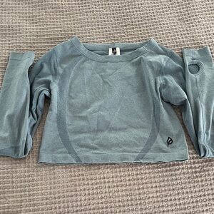 Ptula Seamless Long Sleeve Crop Top